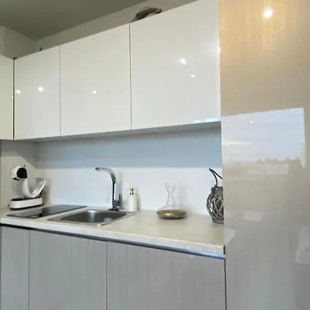 Brand New And Modern Directly Next To The Metro Station Lejlighed *