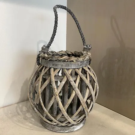 Apartment Brand New And Modern Directly Next To The Metro Station *