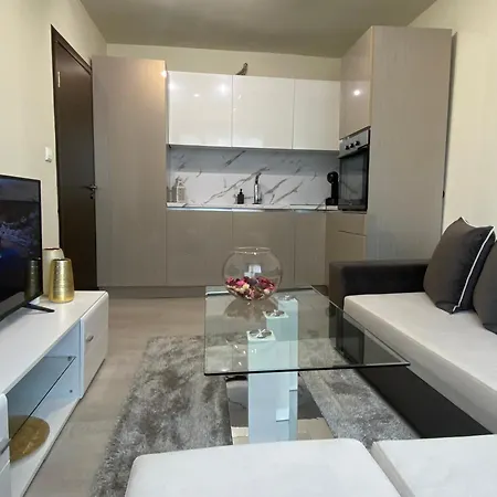 Brand New And Modern Directly Next To The Metro Station Apartamento *