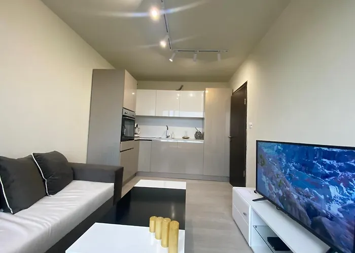 Brand New And Modern Directly Next To The Metro Station Апартаменты