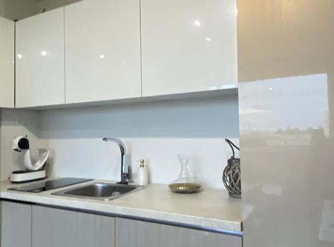 Brand New And Modern Directly Next To The Metro Station Апартаменты *